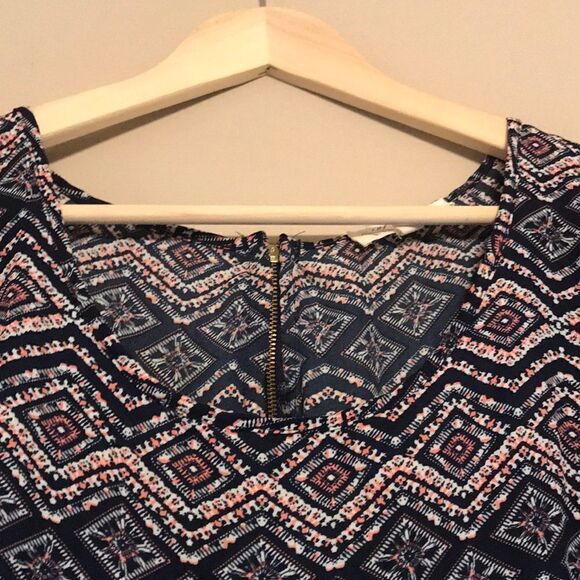 PINK ROSE Blue & Pink Print Blouse - Size 3X - Picture 6 of 9